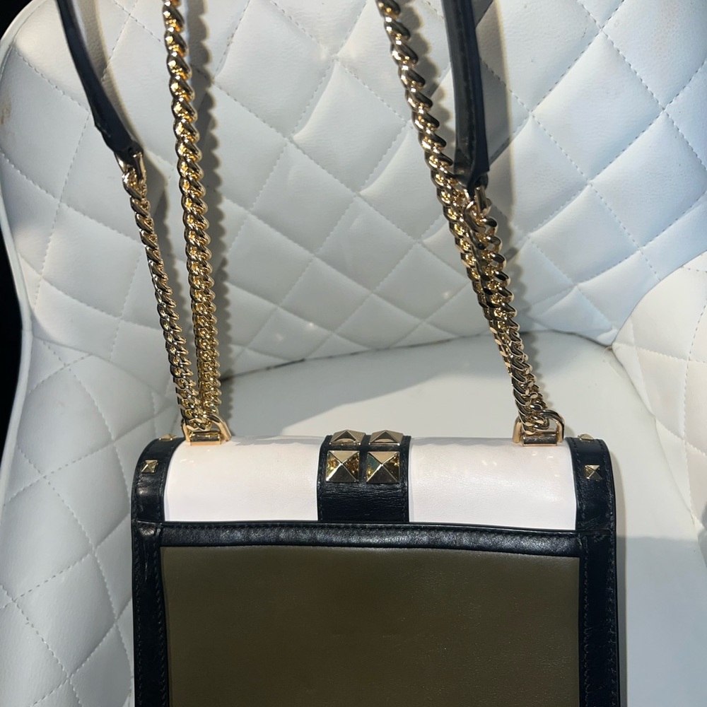 Michael Kors Black and White Crossbody Bag with Geometric Flap - Picture 2 of 6